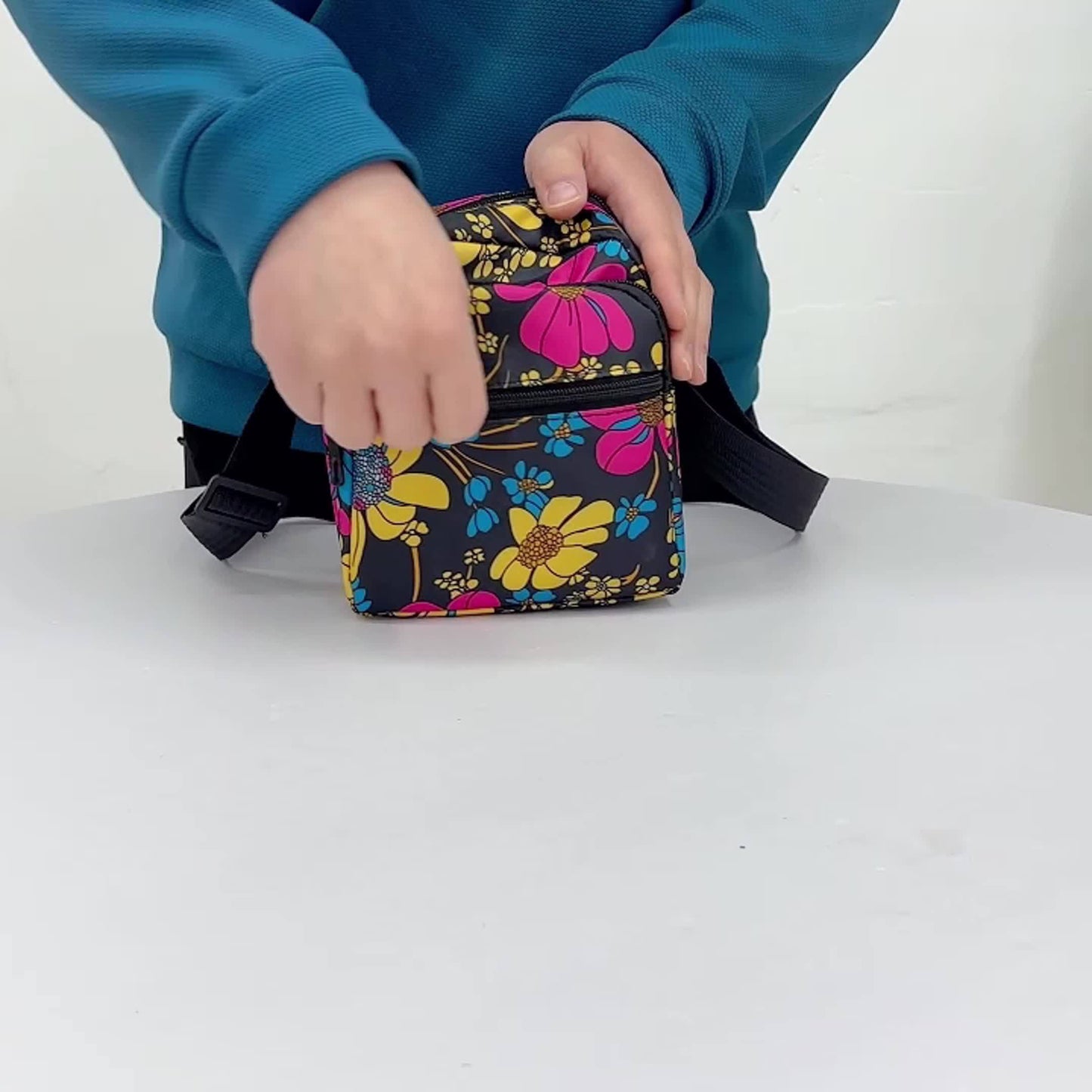 Women's Nylon Tropical Print Crossbody Bag Casual Mini Shoulder Bag with Zipper