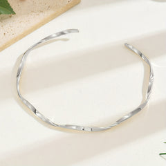 Women's Minimalist Necklace Elegant Everyday & party Jewelry Year Round Neutral Tone Chain for Casual Formal Outfits Simple Chic Layering Necklace for Everyday & Special Occasions Versatile Fashion Accessory Polished Finish