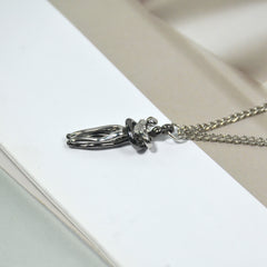 Unique Couple Embracing Pendant Necklace With Artistic Human Body Design A Golden Pendant Necklace Jewelry Accessory Suitable For Both Men And Women A Fun Accessory For Ladies And Girls As A Gift.