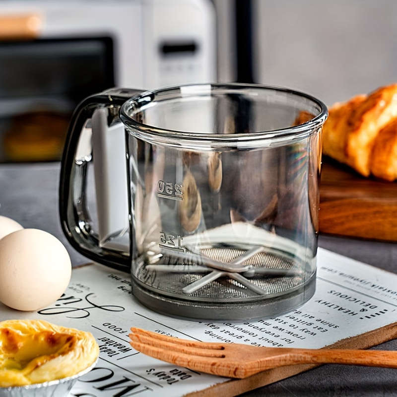 Semi-automatic flour sifter