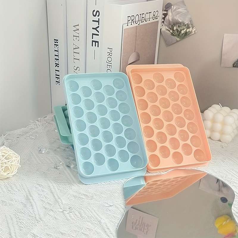 Easy-to-remove 33-cube ice maker tray