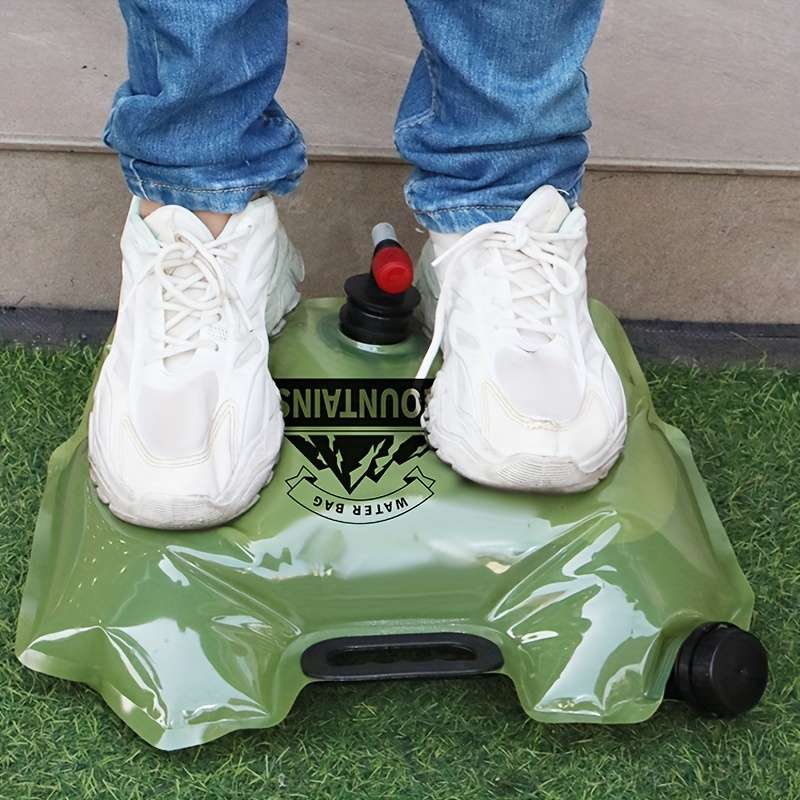 7.99L Folding Water Container