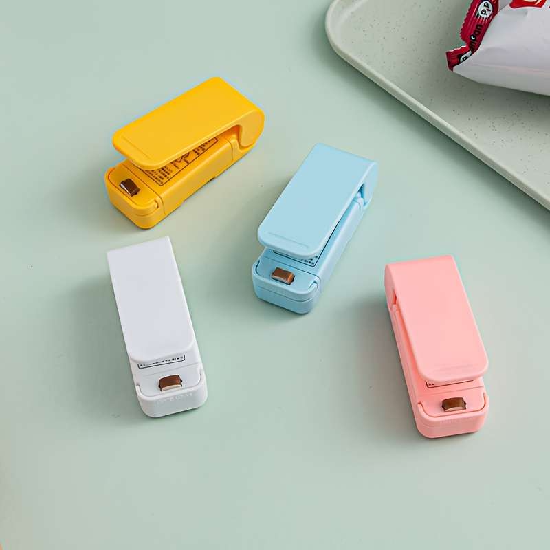 Compact Handheld Snack Bag Sealer (Random Colors)