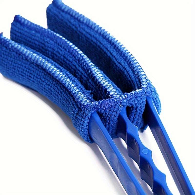 Cleaning brush