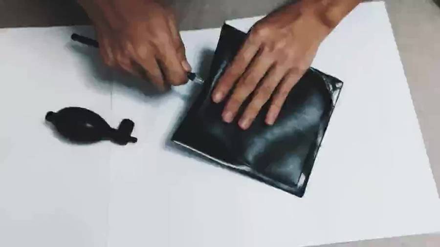 Adjustable inflatable spacer bag