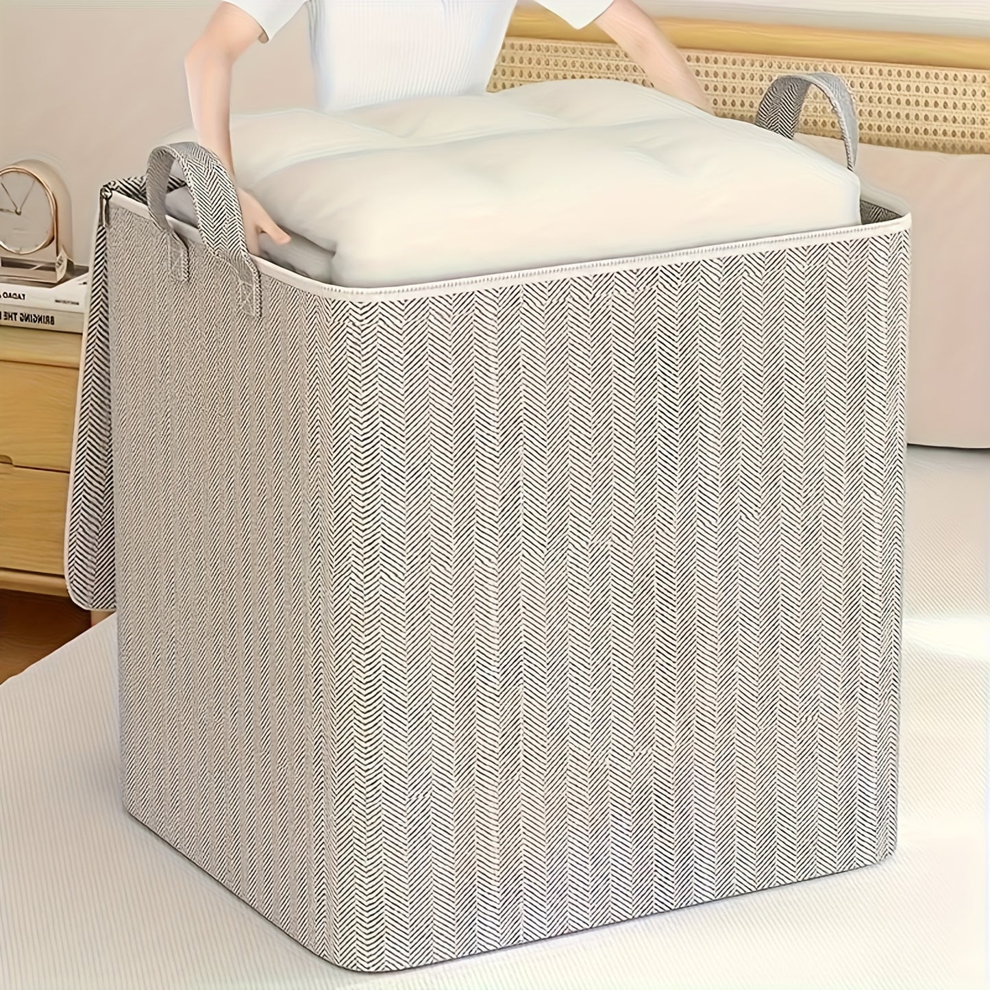 1pc Extra Large Storage Organizer Box with Lid - Perfect for Clothes, Blankets and Bedding - Perfect for Moving, Wardrobes, Bedrooms and Dormitories - Durable, Space-Saving Design, Practical Hooks
