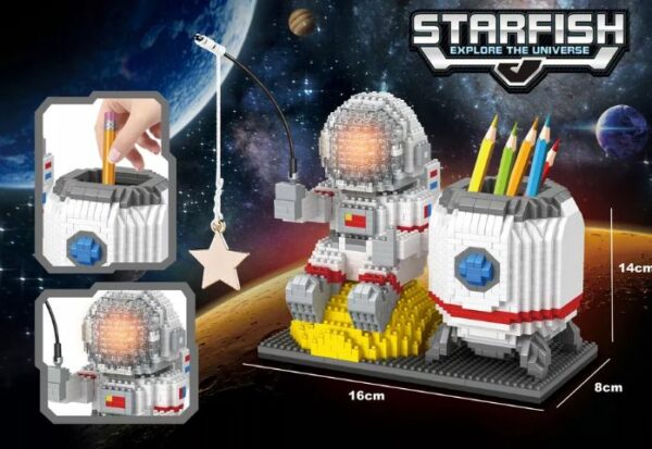 6903 Starfish Astronaut Pen Holder Bricks With LED Light 1588pcs