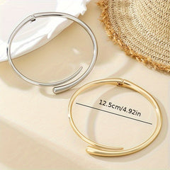 Women's Minimalist Golden Tone Adjustable Spring Open Ring Choker Necklace Sleek Curved Design for Parties Music Festivals & Year Round Wear Party Accessory Chic Accessory Sleek Jewelry