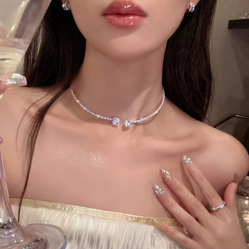 1pc Women's Sparkling Rhinestone Choker Necklace with Heart Shaped Collar   Light Luxury Bling Bling Statement Piece  Clear  Adorned Elegant Collar for Daily Wear & Party Jewelry  Year Round Versatile Necklace for Women (No Maintenance Required  Dainty La