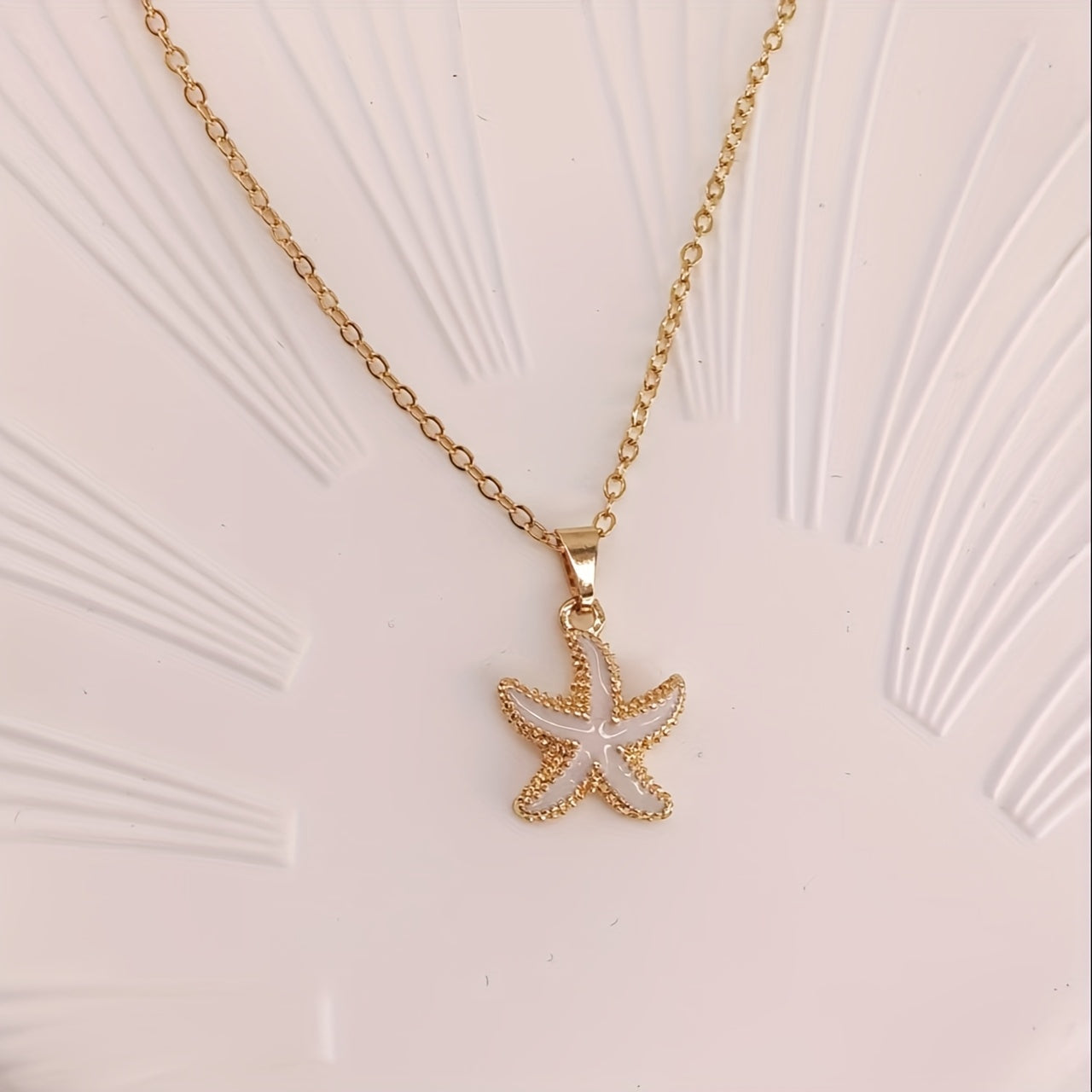 Women's Delicate Golden Tone Starfish Pendant Necklace   Minimalist Beach Jewelry  Everyday & Vacation Necklace for Women  Birthday/Anniversary Gifts for Her   Year Round Coastal Charm Chain  Beach Necklace  Nautical Accessory  Bohemian Jewelry  Fine Jewe