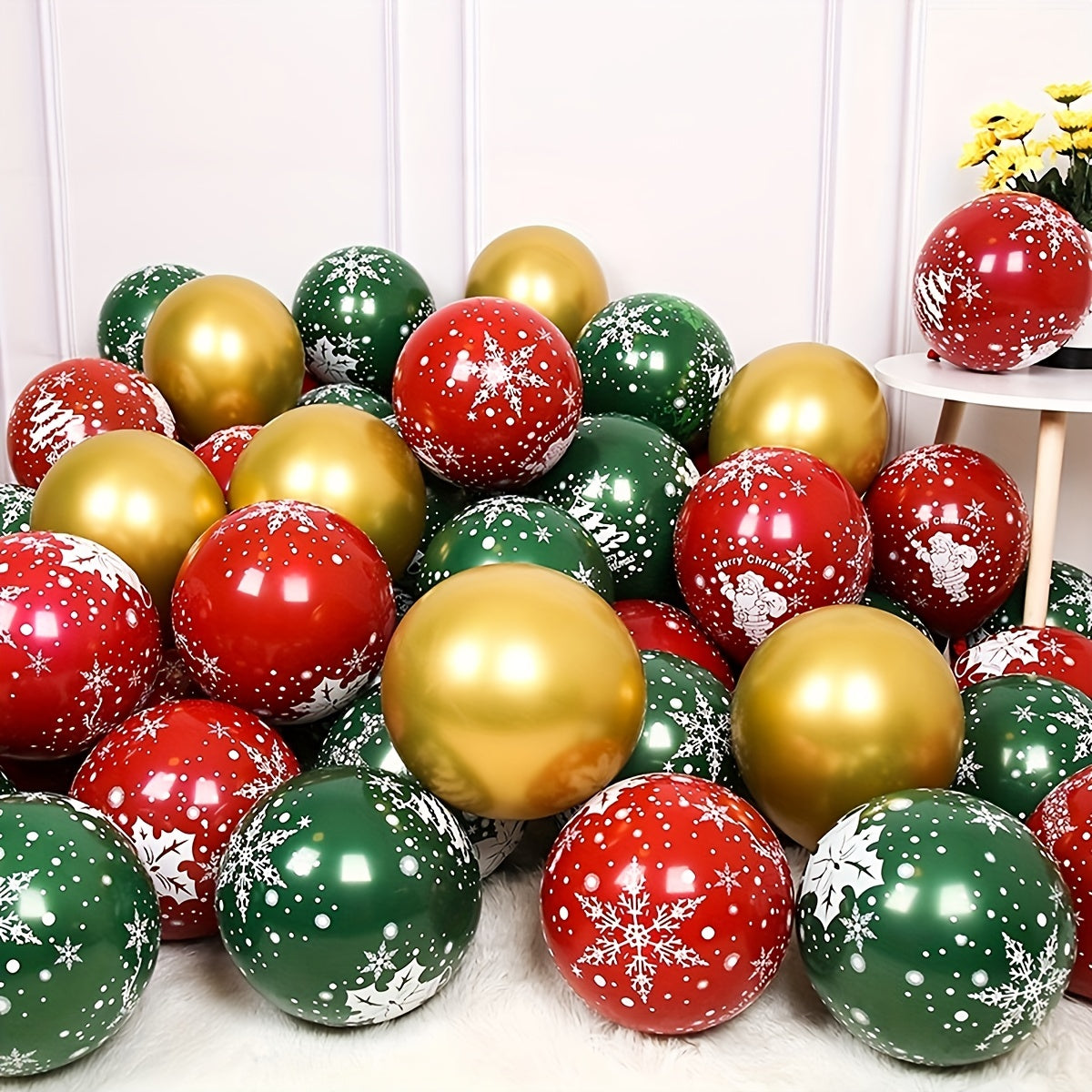 30pcs 25.4 cm Christmas Latex Balloons   Golden Green Red Confetti with Snowflake & Holly Patterns  Shiny Metallic Finish  Helium Ready for Indoor/Outdoor Xmas New Year Party Decorations (No Helium Included)   Durable & Easy Setup