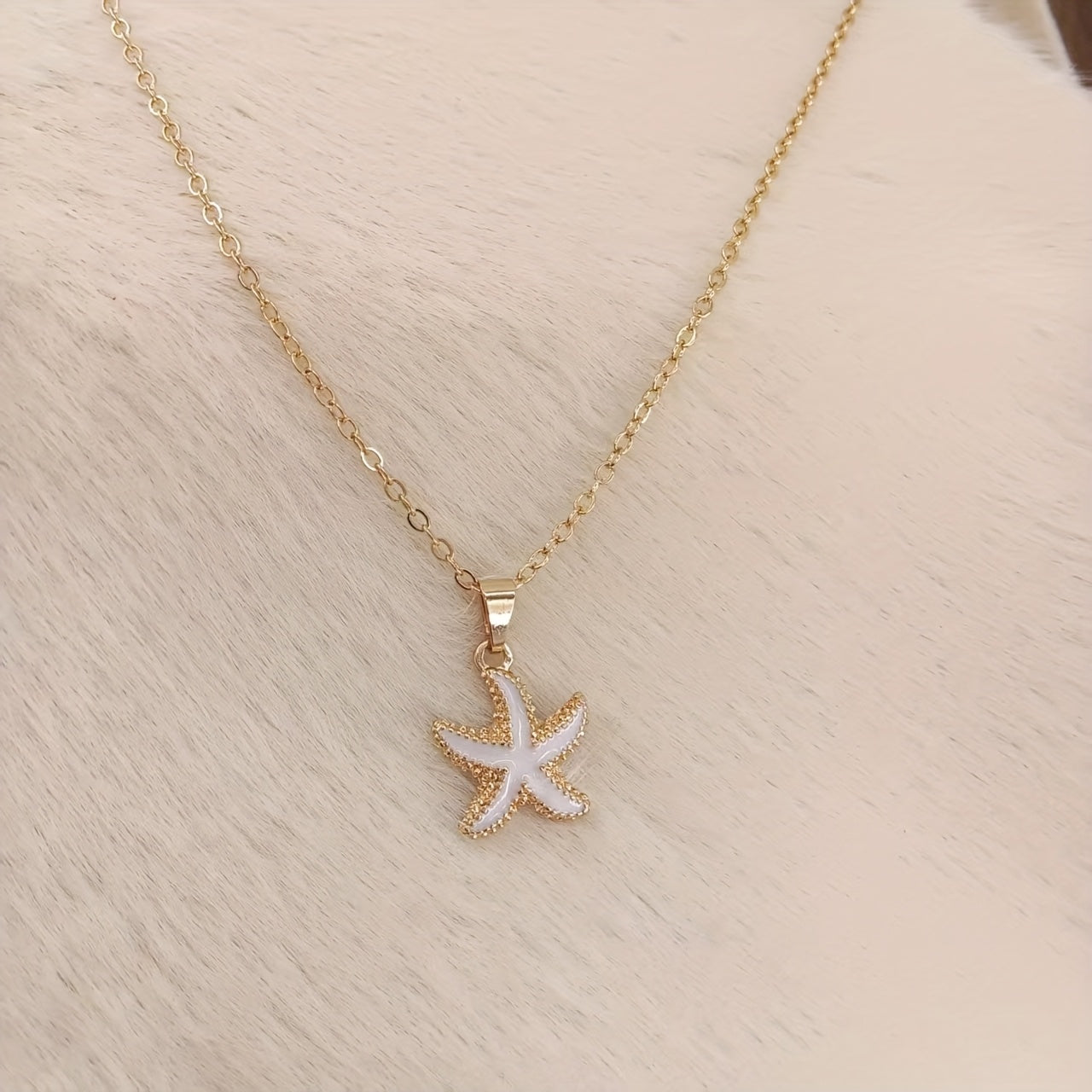Women's Delicate Golden Tone Starfish Pendant Necklace   Minimalist Beach Jewelry  Everyday & Vacation Necklace for Women  Birthday/Anniversary Gifts for Her   Year Round Coastal Charm Chain  Beach Necklace  Nautical Accessory  Bohemian Jewelry  Fine Jewe
