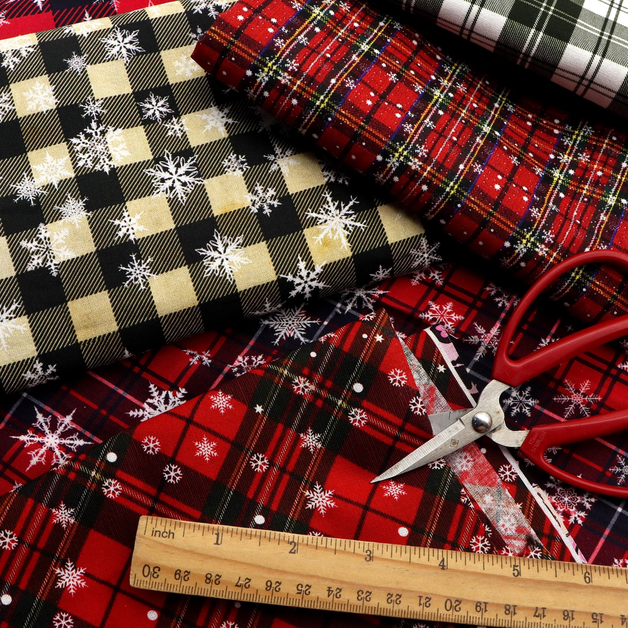 1pc Extra Large Christmas Plaid Fabric   Red  Golden  Brown  Green    Heavy Duty 100% Cotton Quilted Texture   for Holiday Crafts  Nurses Hats  Home Decor   Ideal For Beginners & Experts   Christmas Sewing Projects  Craft Supplies  Seasonal Decor