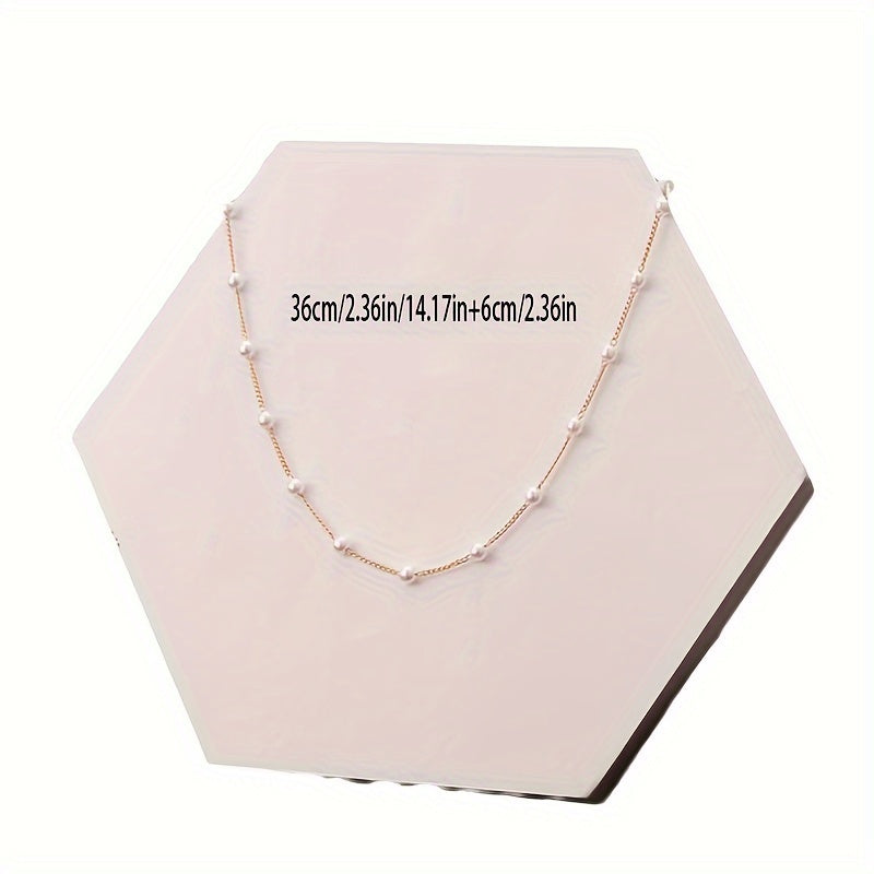 Elegant Necklace With A Touch Of Baroque Style  Featuring Faux Pearls And A Creative Minimalist Design.