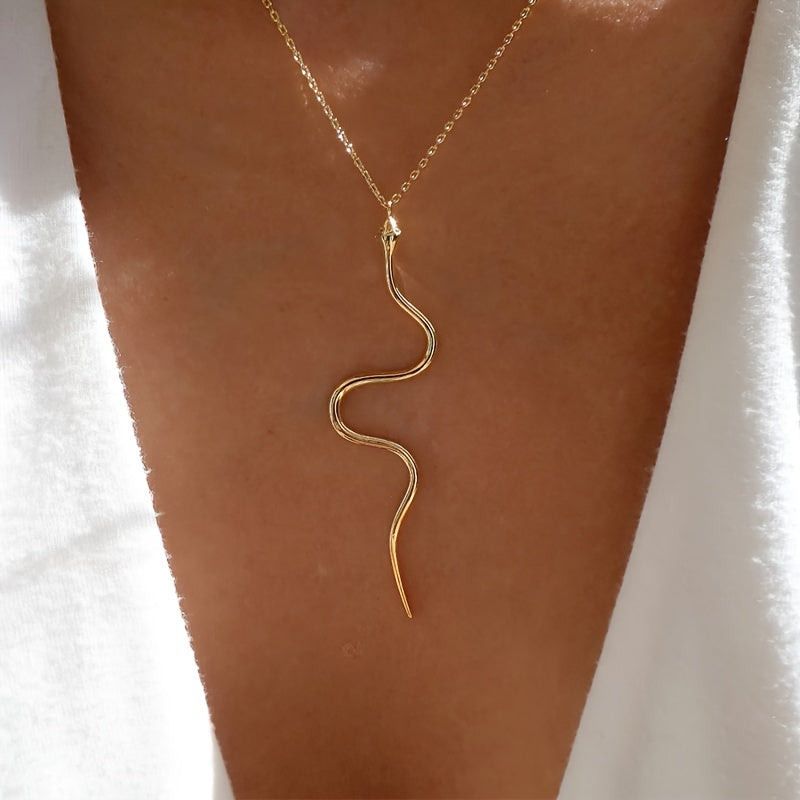 1pc Women'S Minimalist Snake Pendant Necklace   Rose Golden Plated Delicate Chain  Versatile Everyday & Vacation Jewelry  Year Round Elegant Gift for Valentine'S Day  Casual to Formal Wear  Snake Necklace  Choker Necklace For Women  Choker  Jewelry For Wo