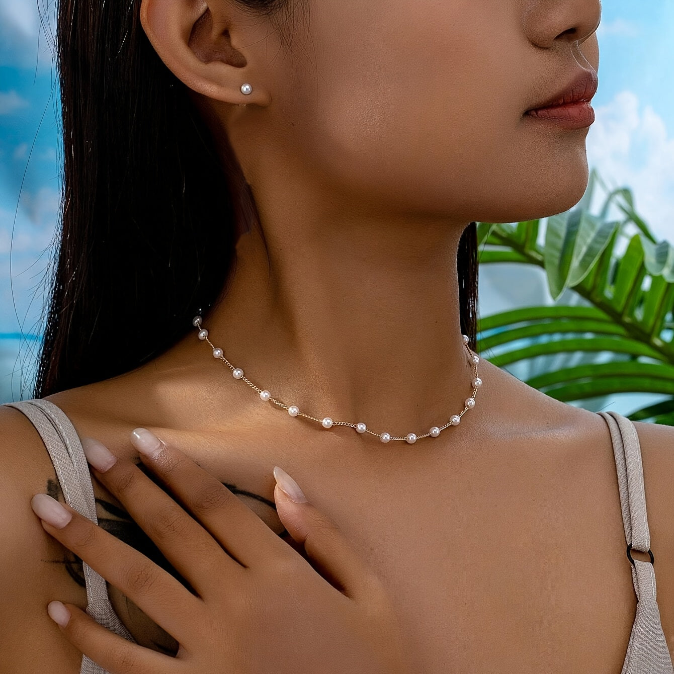 1pc Elegant Golden Tone Alloy Imitation White Pendant Necklace for Women   Simple & Fashionable Chain Jewelry for Daily Wear  Parties  Valentine's Day Gift  Year Round Versatile Accessory  Necklace  Party Jewelry  Versatile Jewelry  Delicate Craftsmanship