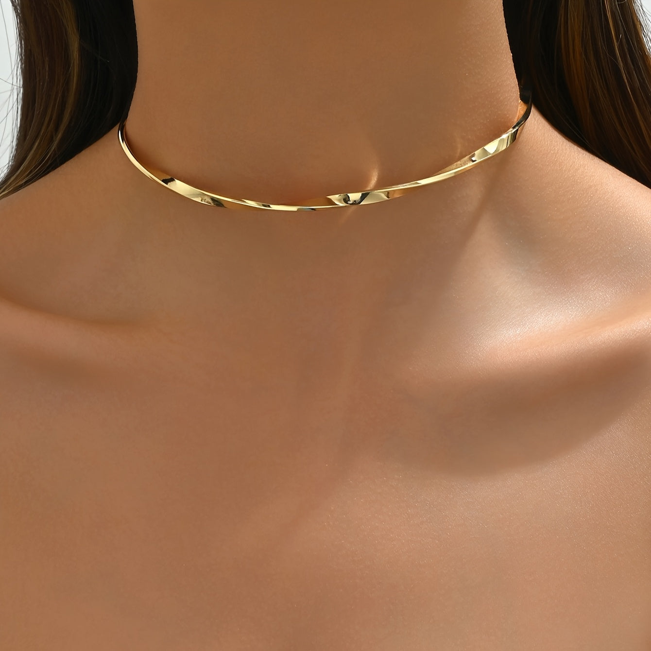 Women's Minimalist Necklace   Elegant Everyday & party Jewelry  Year Round Neutral Tone Chain for Casual Formal Outfits   Simple Chic Layering Necklace for Everyday & Special Occasions  Versatile Fashion Accessory  Polished Finish