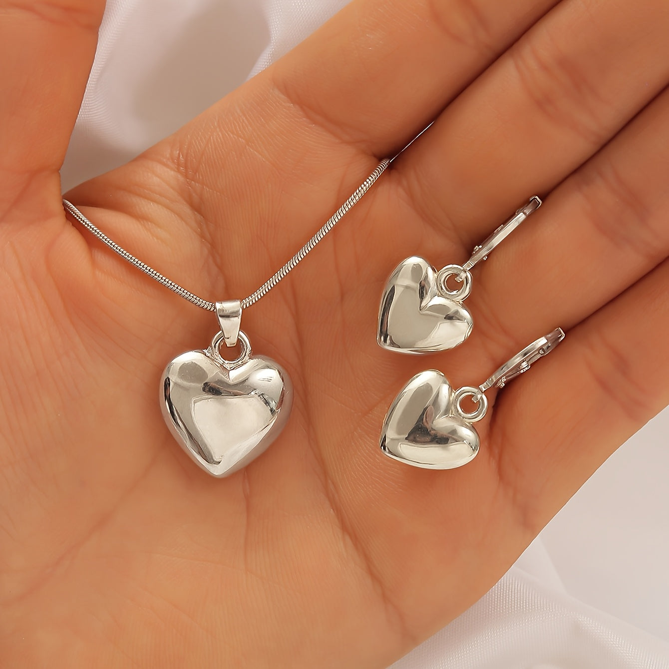 3pcs French Minimalist Heart Necklace and Earrings Set   Interlocking Snake Chain Collar & Dangling Hoops  for Women's Everyday Wedding Party Jewelry  Year Round Minimalist