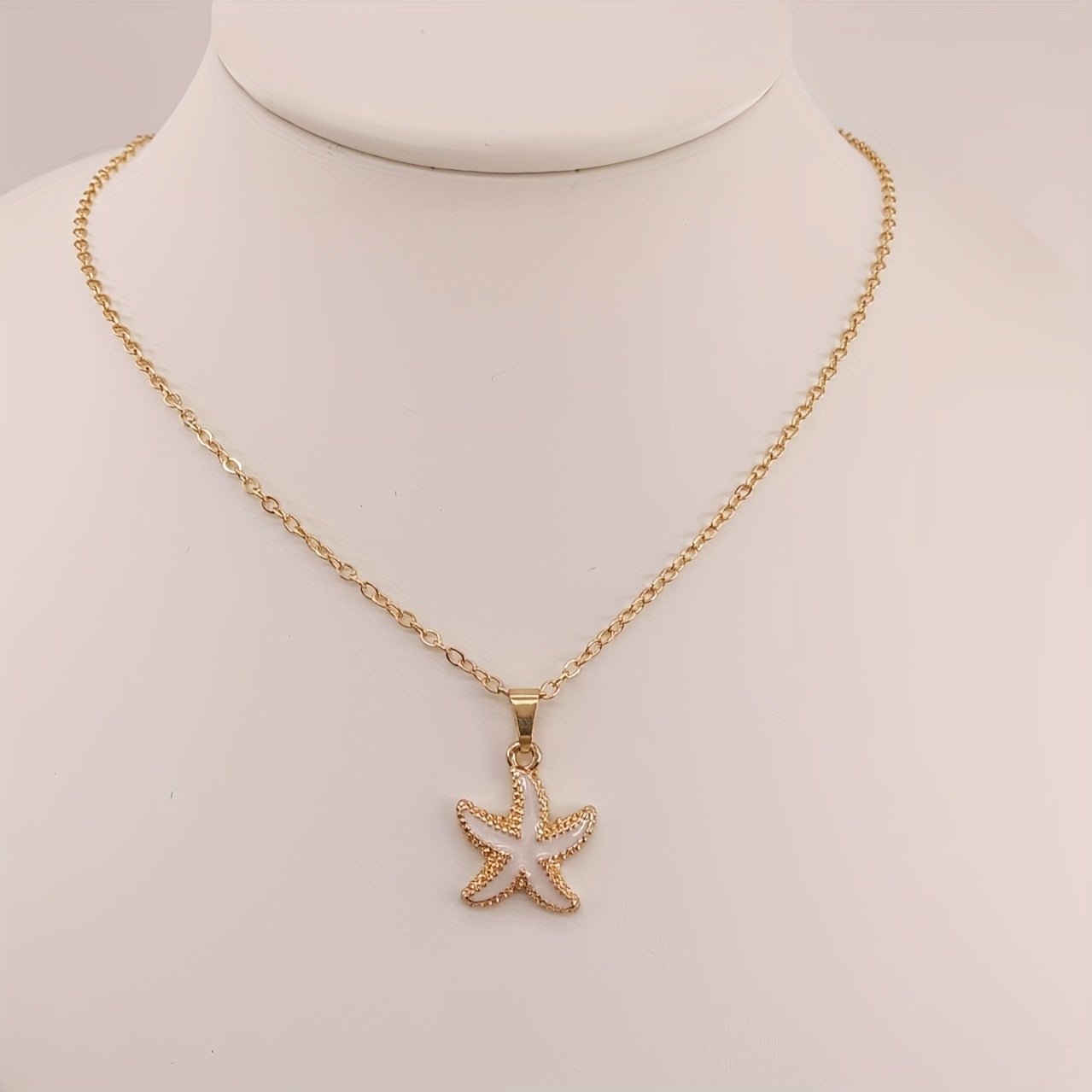 Women's Delicate Golden Tone Starfish Pendant Necklace   Minimalist Beach Jewelry  Everyday & Vacation Necklace for Women  Birthday/Anniversary Gifts for Her   Year Round Coastal Charm Chain  Beach Necklace  Nautical Accessory  Bohemian Jewelry  Fine Jewe