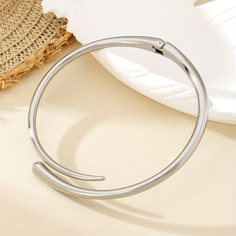 Women's Minimalist Golden Tone Adjustable Spring Open Ring Choker Necklace   Sleek Curved Design for Parties  Music Festivals & Year Round Wear  Party Accessory  Chic Accessory  Sleek Jewelry
