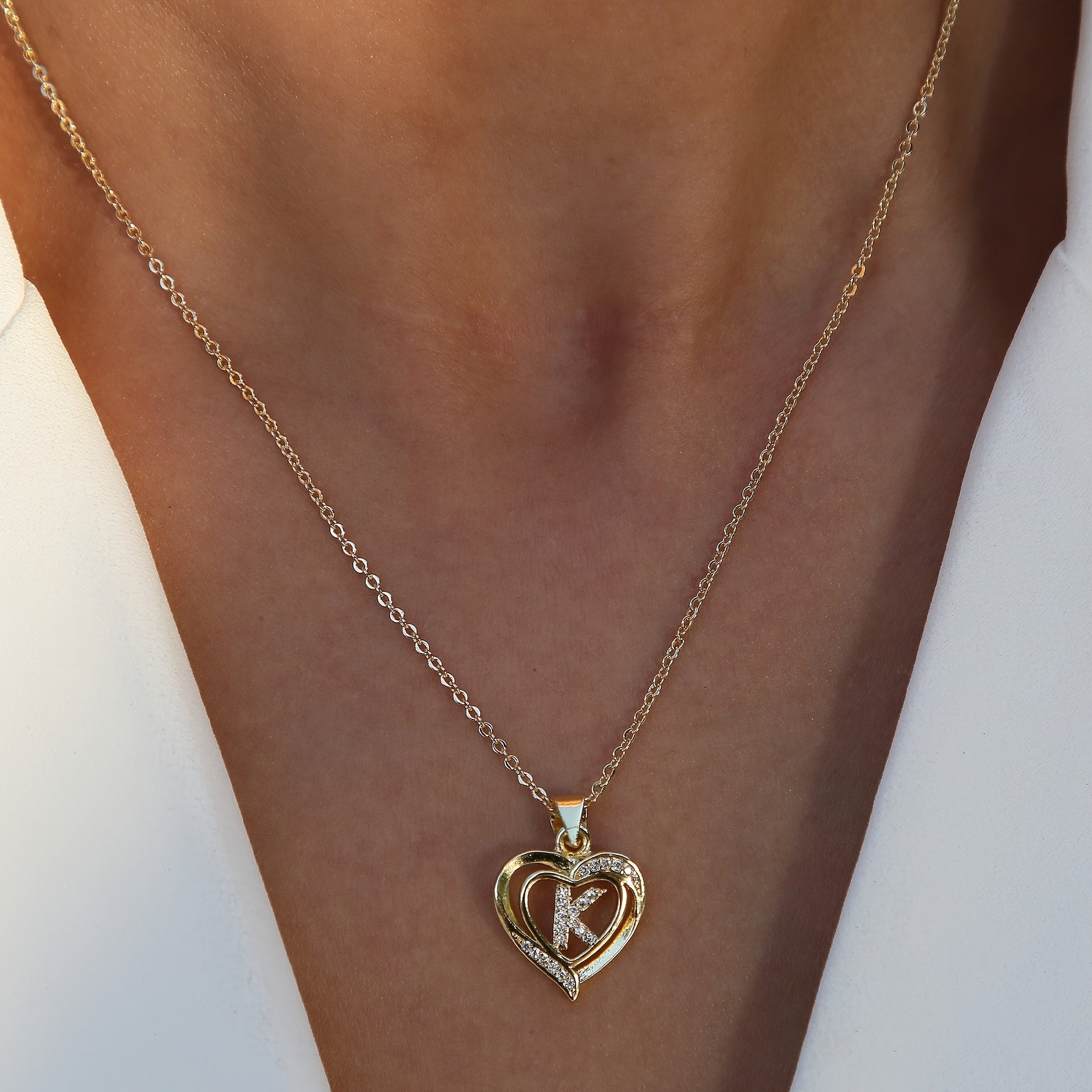 1pc 's Initial Necklace   1 Golden Plated Golden Plated Heart Pendant with A Z Letters (A Z)   Name Jewelry Gift for Wedding  Mother's Day    Elegant Golden Tone Initial Charm for Casual Attire & Special Occasions  for Teenager
