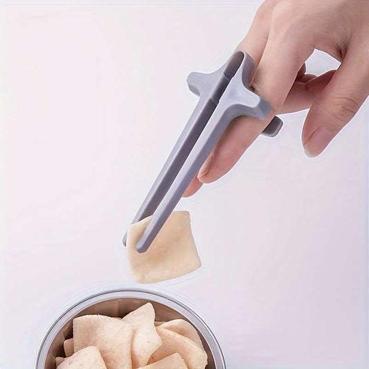 1 pack of plastic chopsticks