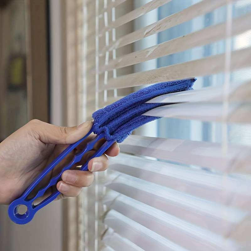 Cleaning brush
