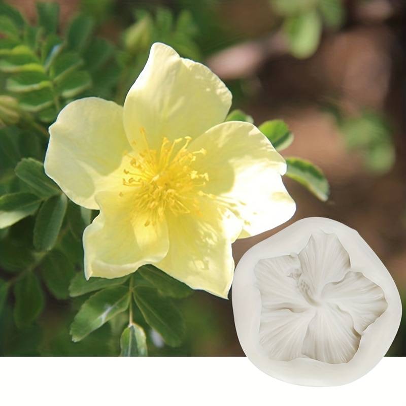 1 flower-shaped chocolate mold