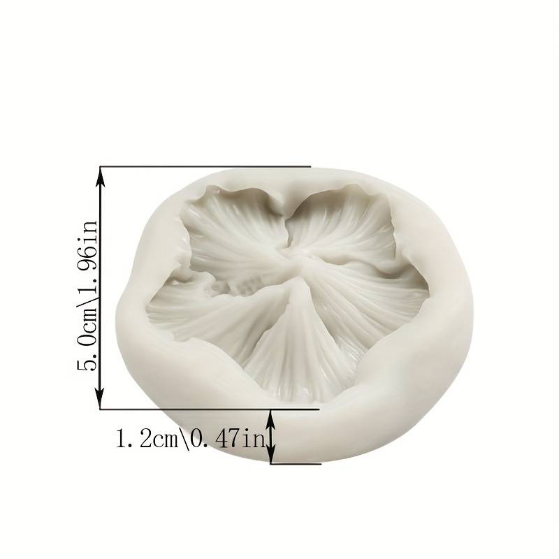 1 flower-shaped chocolate mold