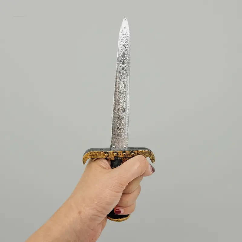 medieval pirate dagger