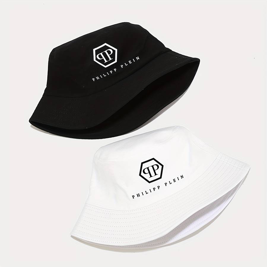 One Philipp Plein bucket hat, made of lightweight polyester, with logo design, foldable.