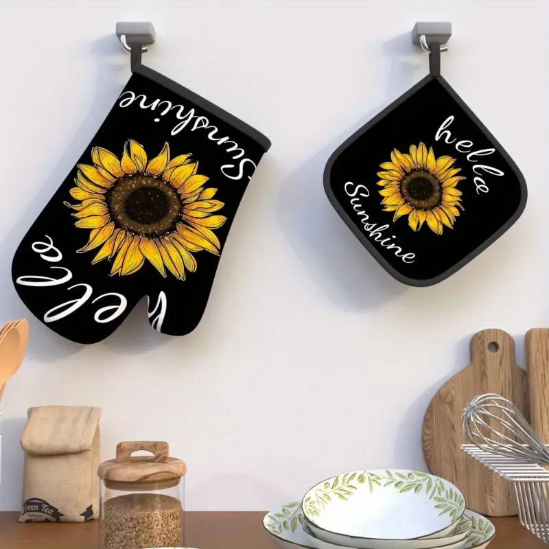 This 2-piece set includes sunflower pattern heat-resistant gloves and a heat-insulating mat. Dimensions: 26.92 x 17.02 cm. Made of polyester, machine washable.