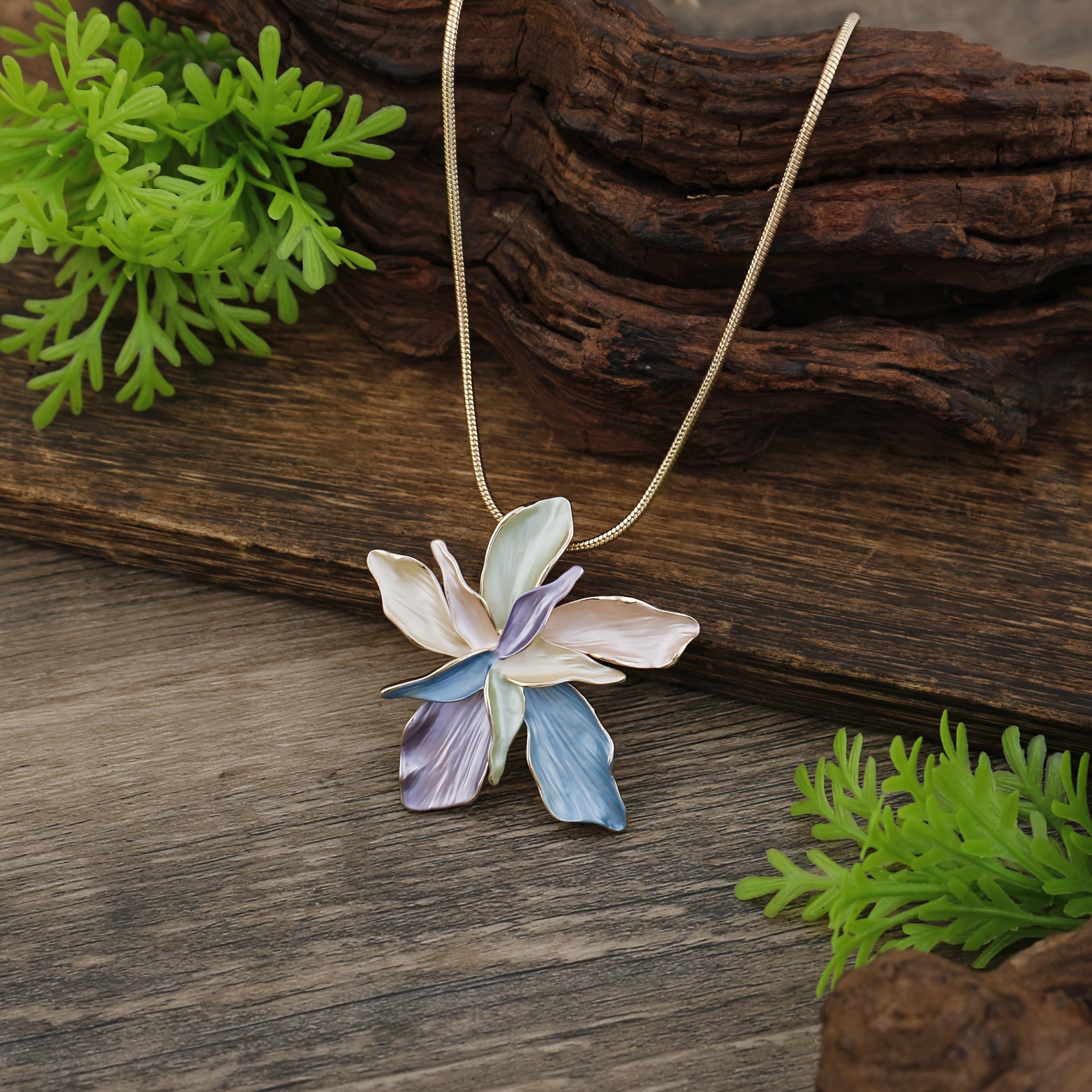 1pc Handmade Enamel Double Layer Three Dimensional Five Petal Flower Pendant Women'S Fashion Necklace  South European Special Exquisite Design  Elegant and Noble Accessory  Suitable for Daily Versatile Beach Vacation Music Festival Party Beer Festival Car