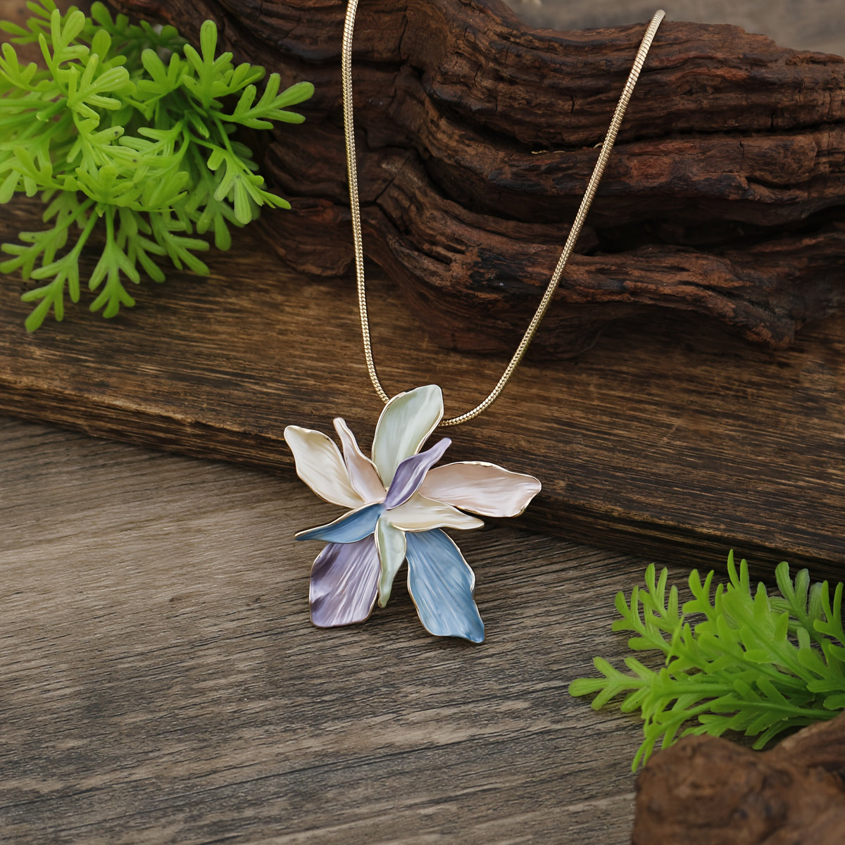 1pc Handmade Enamel Double Layer Three Dimensional Five Petal Flower Pendant Women'S Fashion Necklace  South European Special Exquisite Design  Elegant and Noble Accessory  Suitable for Daily Versatile Beach Vacation Music Festival Party Beer Festival Car