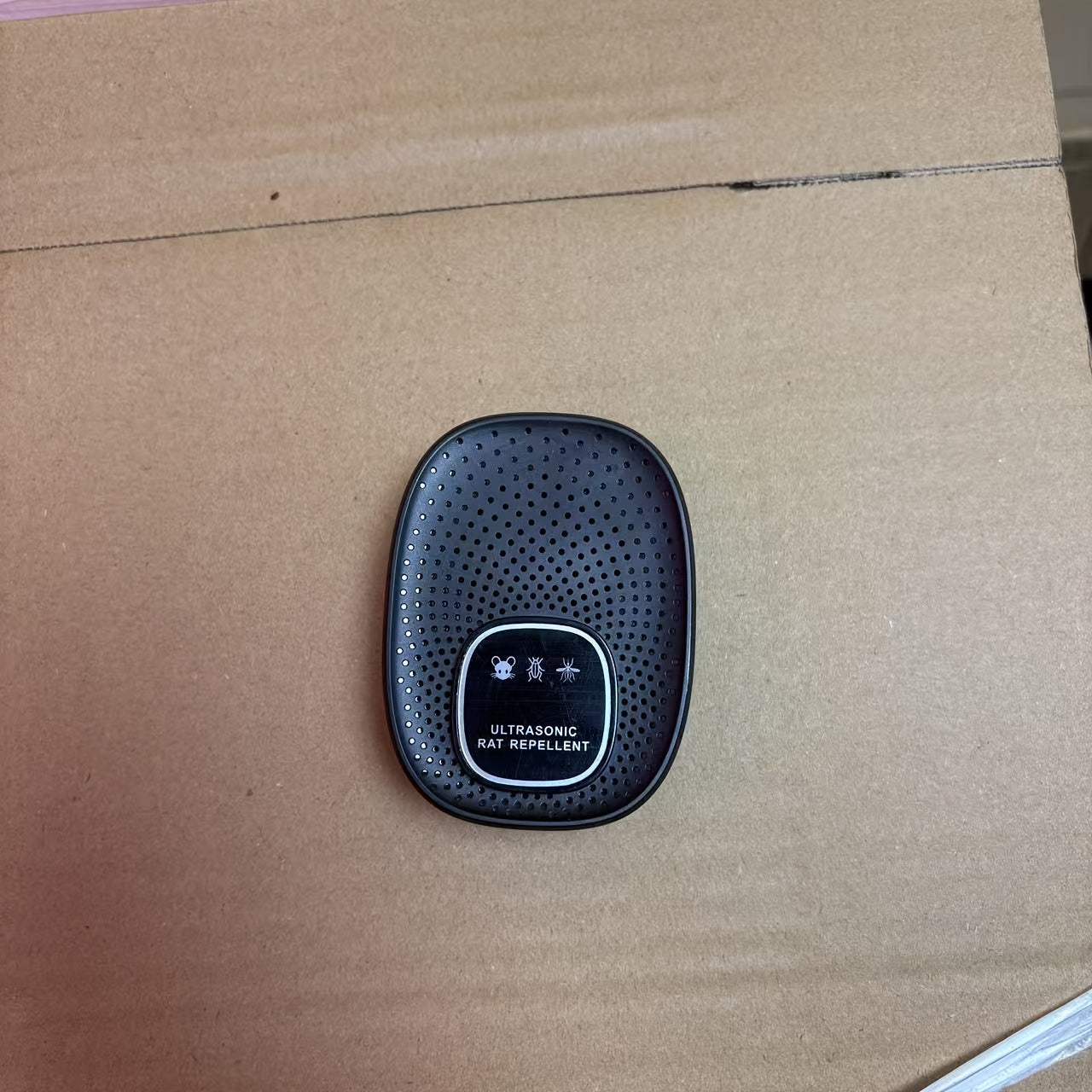 Intelligent Multi Frequency Soundwave technology Pest Repellent System for Indoor Use  Effective Against Mosquitoes  Ants  Cockroaches  Mice  Fleas  Beetles  and Other Insects  Non Toxic  Safe for Humans  Homes  Offices  and Hotels to Create a Healthy Liv