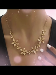 Elegant Floral Link Necklace with Golden Tone Finish   Stylish Zinc Alloy Jewelry for Daily Wear and Gift Giving  Necklace