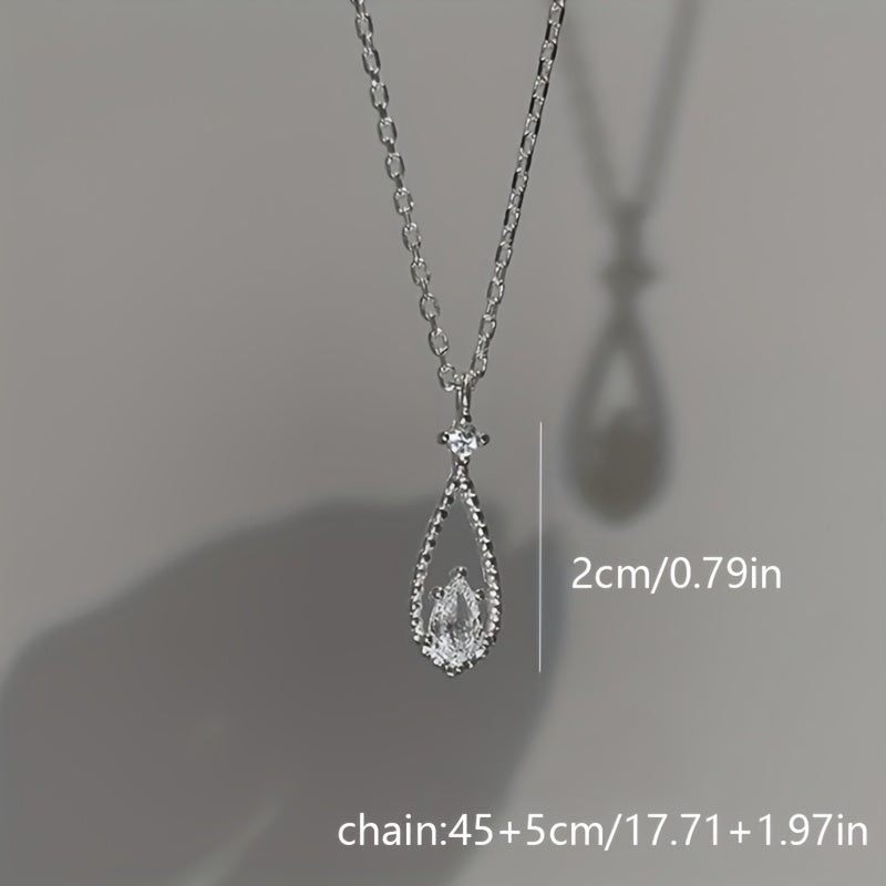 A Fashionable Women's Necklace Ins Cold Style Water Drop Pendant Necklace Simple French Clavicle Chain Daily Versatile Accessories Gift