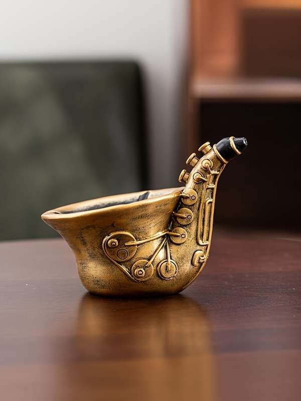 1pc Resin Saxophone Ashtray