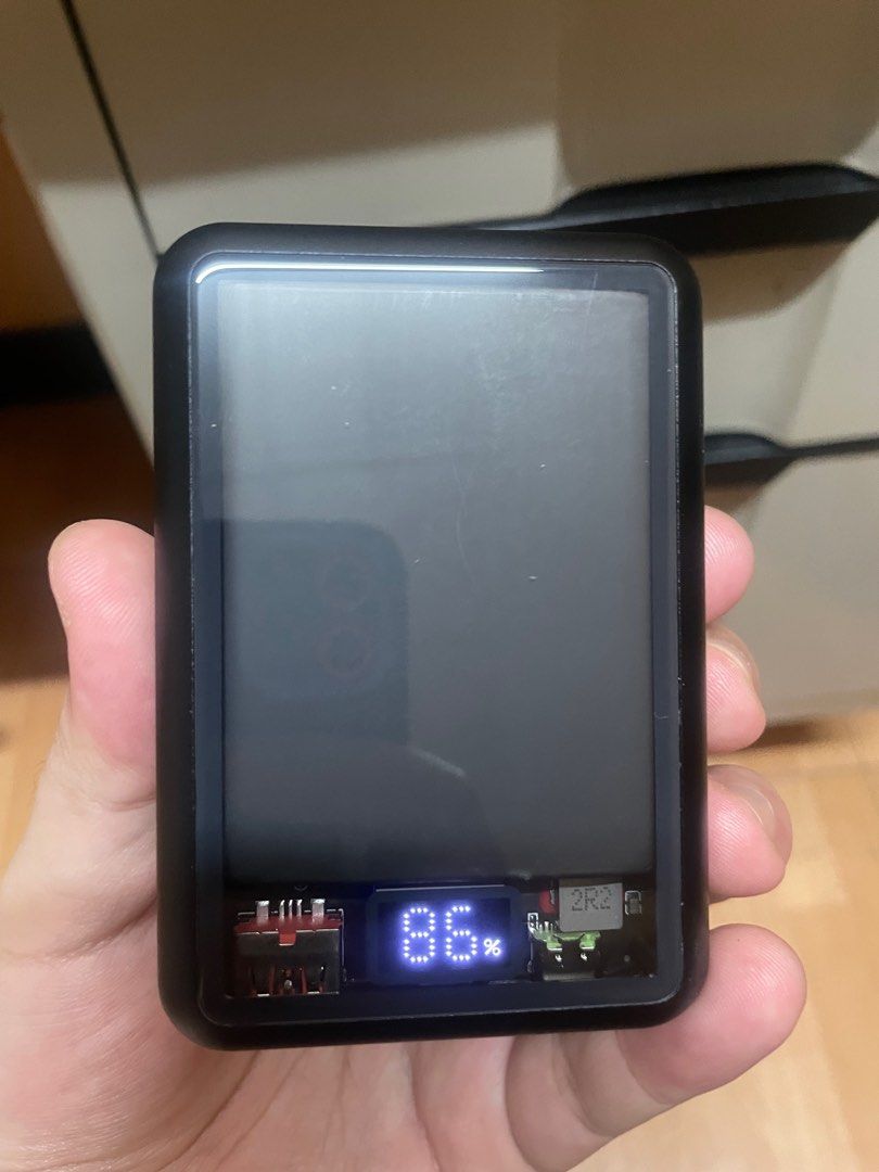 MAGNETIC WIRELESS POWERBANK