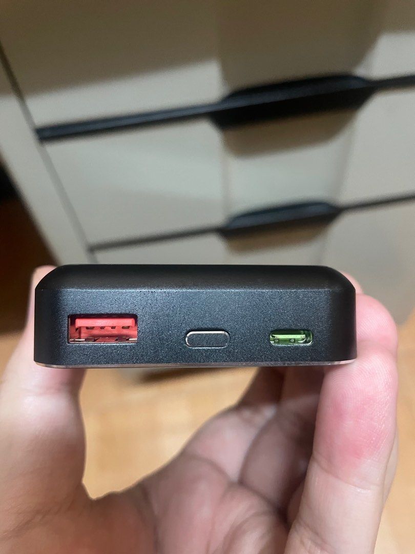 MAGNETIC WIRELESS POWERBANK